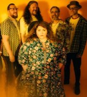 RÍOGHNACH CONNOLLY & HONEYFEET (VELKÁ BRITÁNIE)