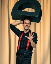 PAVOL SERIŠ: DADA REVUE - photo by David Konečný